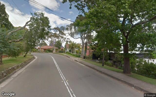 Driveway parking on Eton Rd in Lindfield